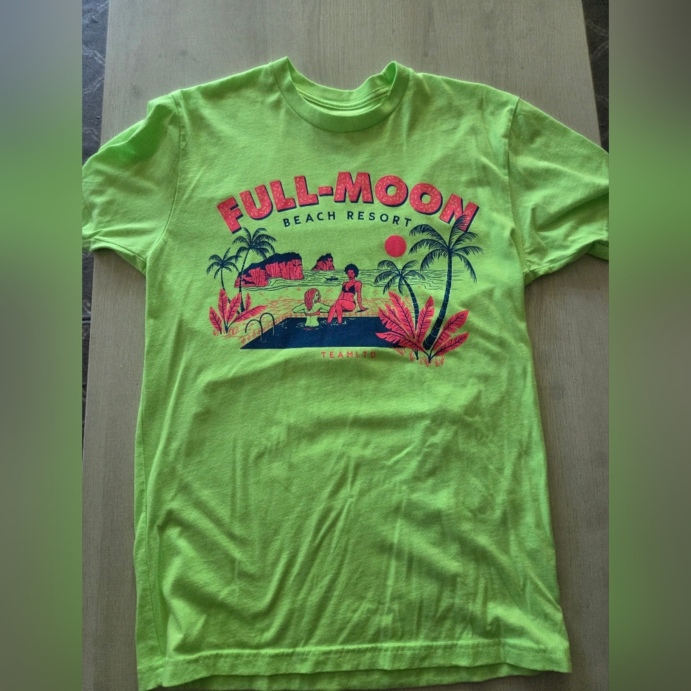 Full-Moon Beach Resort Graphic T-Shirt Team LTD, Mens Small, Neon Green